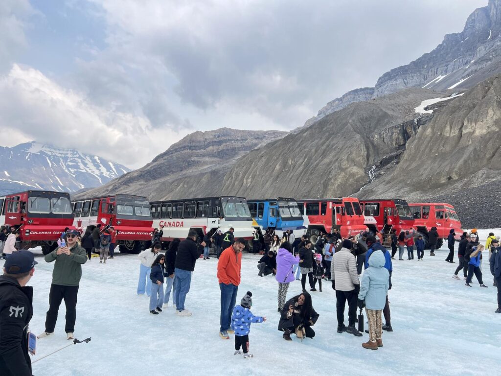 哥倫比亞冰原（Columbia Icefield）
