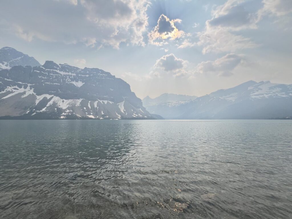 弓湖（Bow Lake）